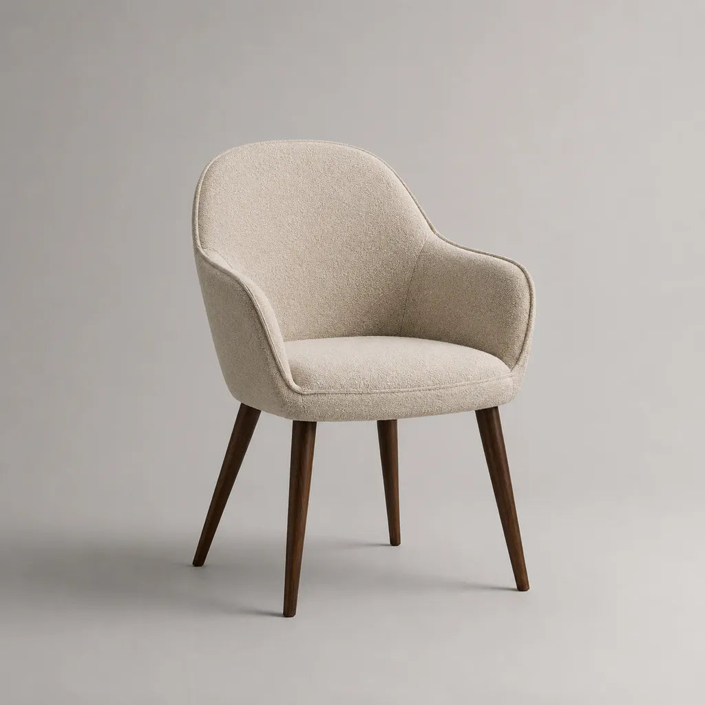 Chaise avec accoudoirs en tissu bouclé et bois, beige et brun foncé, 58 × 60 × 82 cm