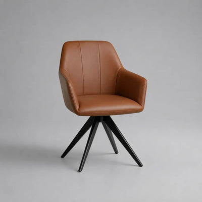 Chaise de salle à manger pivotante en similicuir PU marron cognac avec accoudoirs et pieds en acier noir, 59 × 62 × 85 cm