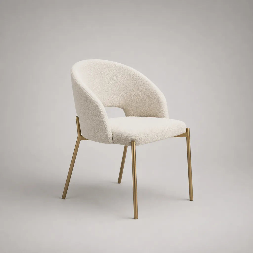 Chaise de salle à manger avec accoudoirs et dossier arrondi en polyester bouclé blanc cassé, pieds en acier doré, 59 × 60 × 80 cm